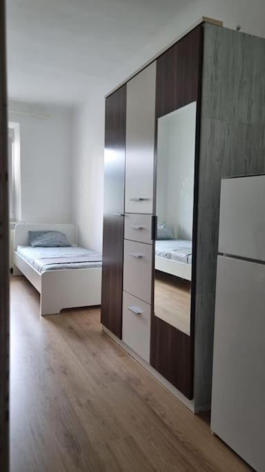 Apartment Mit 2 Betten Inklusive Gratis Parkplatz Graz Exterior foto